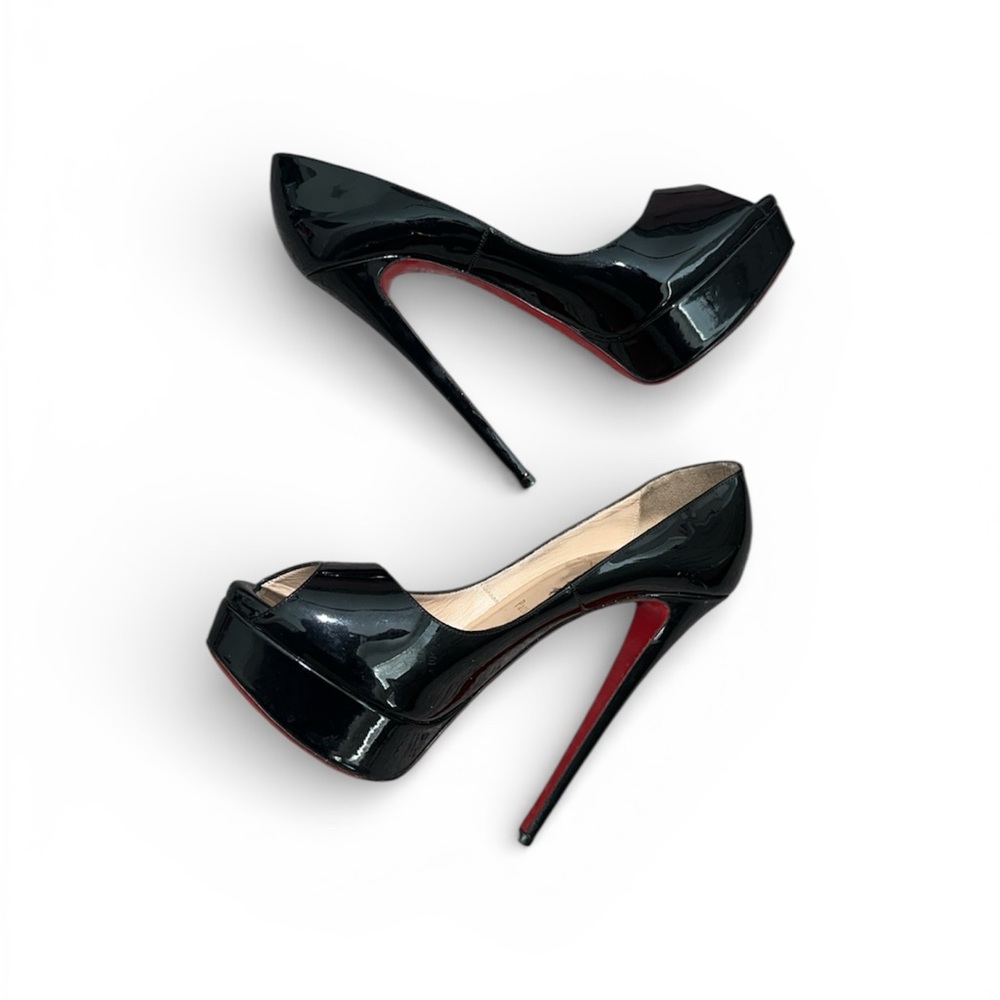 Christian Louboutin Black Patent Leather Platform Pumps in size 39.5
